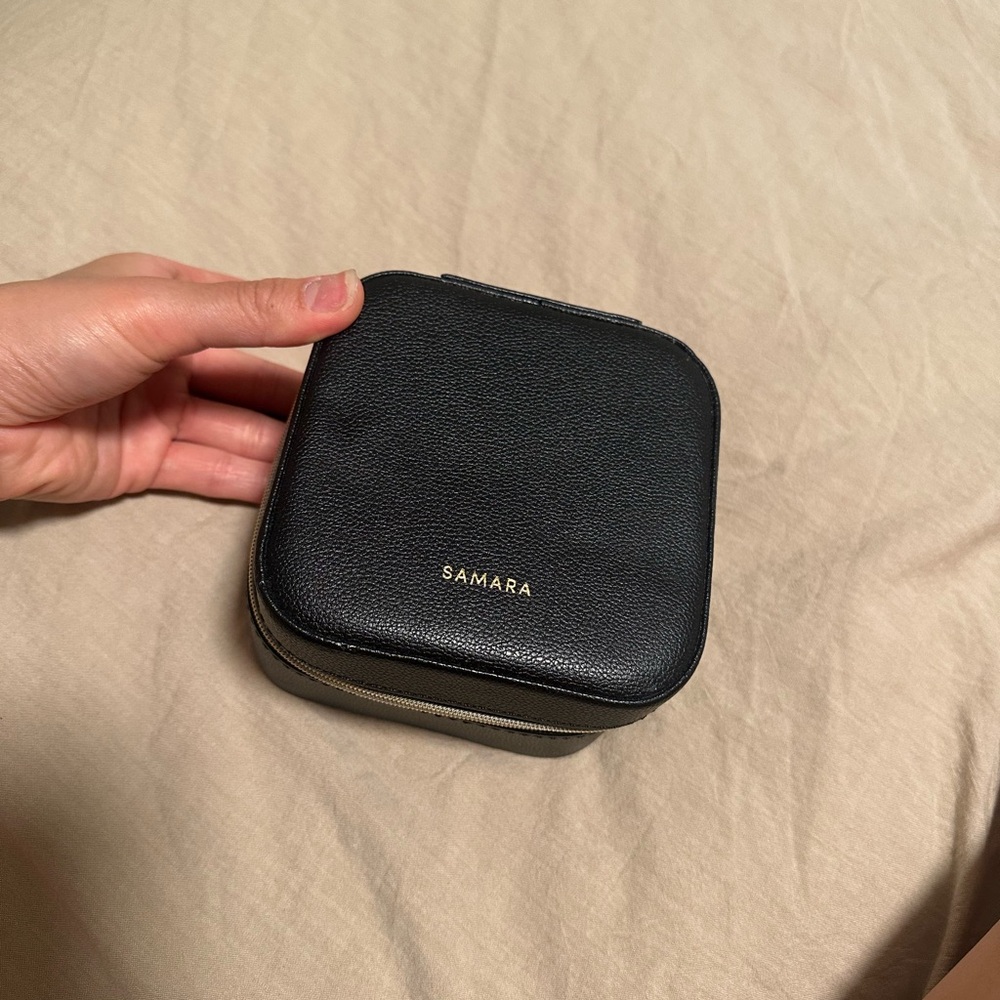 Mejuri Black Jewelry Case